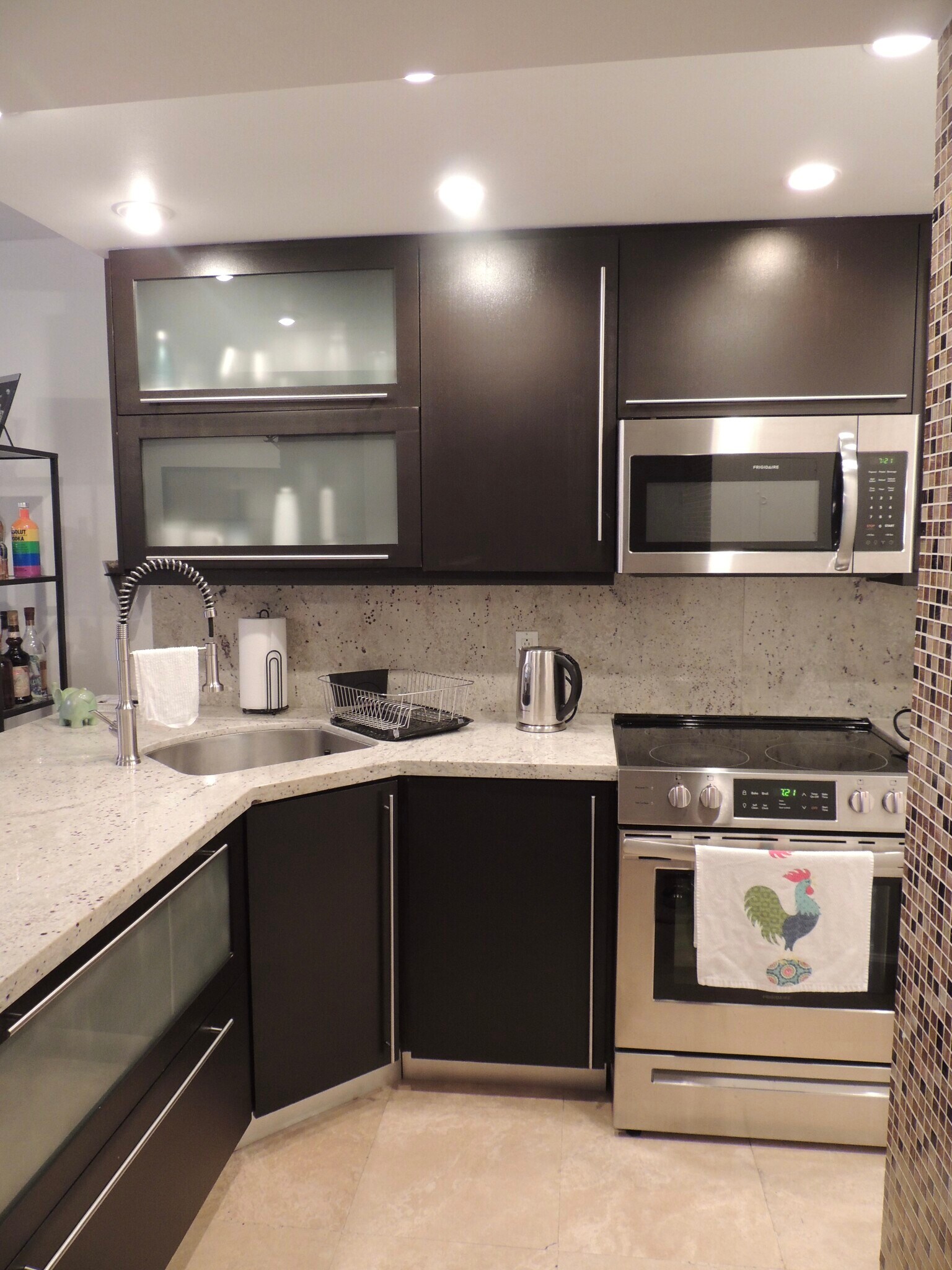 Kitchen - 1000 West Ave