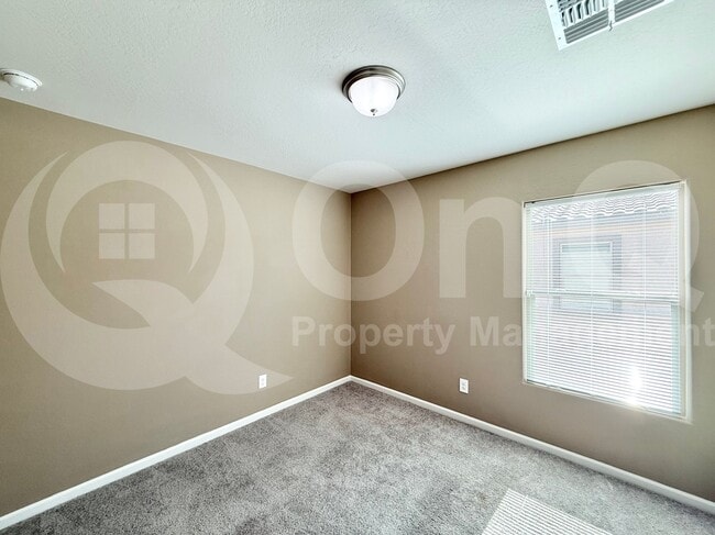 Building Photo - 1036 W Verde Ln