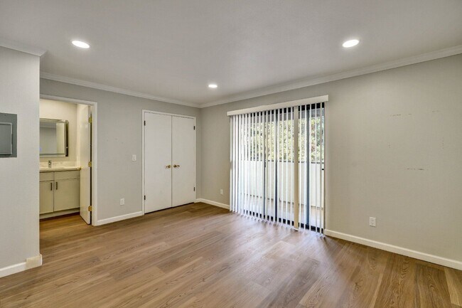 Building Photo - 614 San Conrado Terrace
