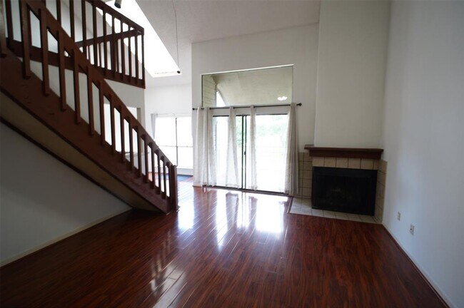 Building Photo - 8575 Sands Point Dr
