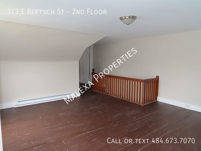 Building Photo - 313 E Bertsch St