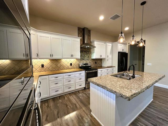 Building Photo - 2400 Kauana Loa Dr