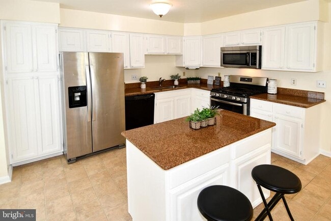 Building Photo - 6125 Trident Ln
