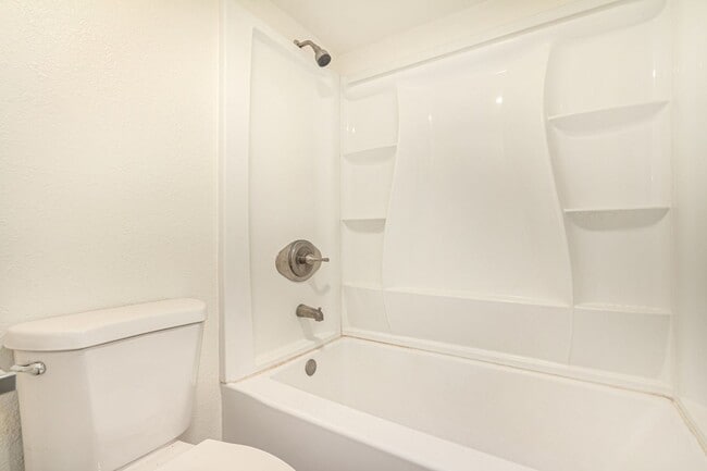 Building Photo - Affordable Luxury in a Gated Community