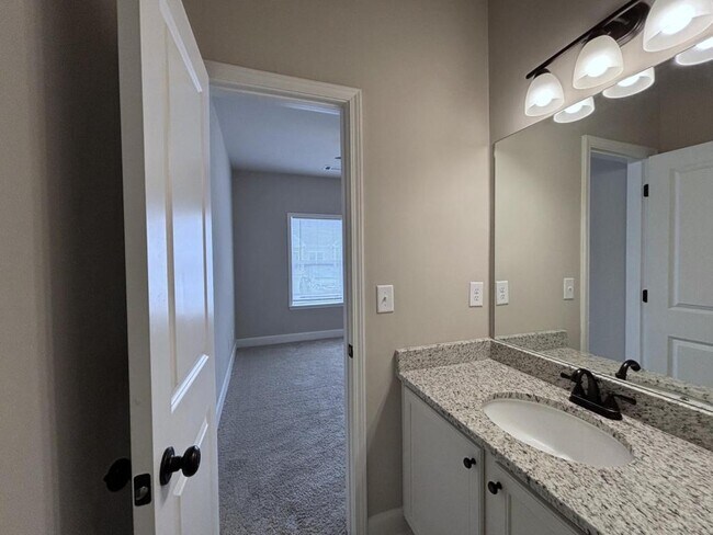 Building Photo - 601 Parkview Ct