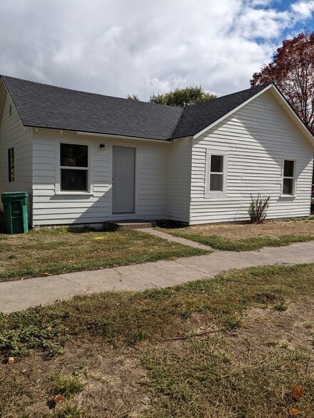 Building Photo - 1017 Mitchell St