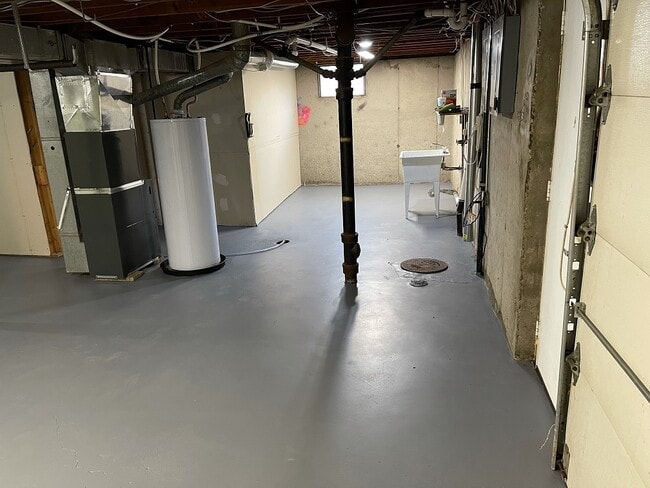 Building Photo - 8302 Travis Ln