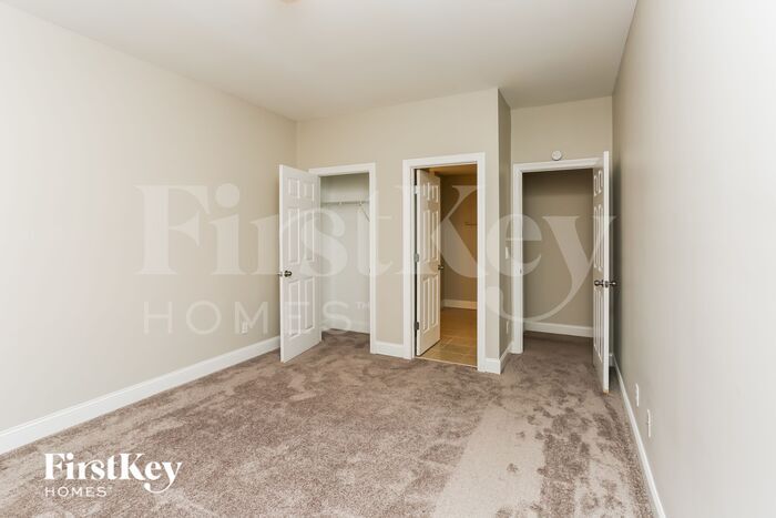 Building Photo - 3339 Wembley Walk