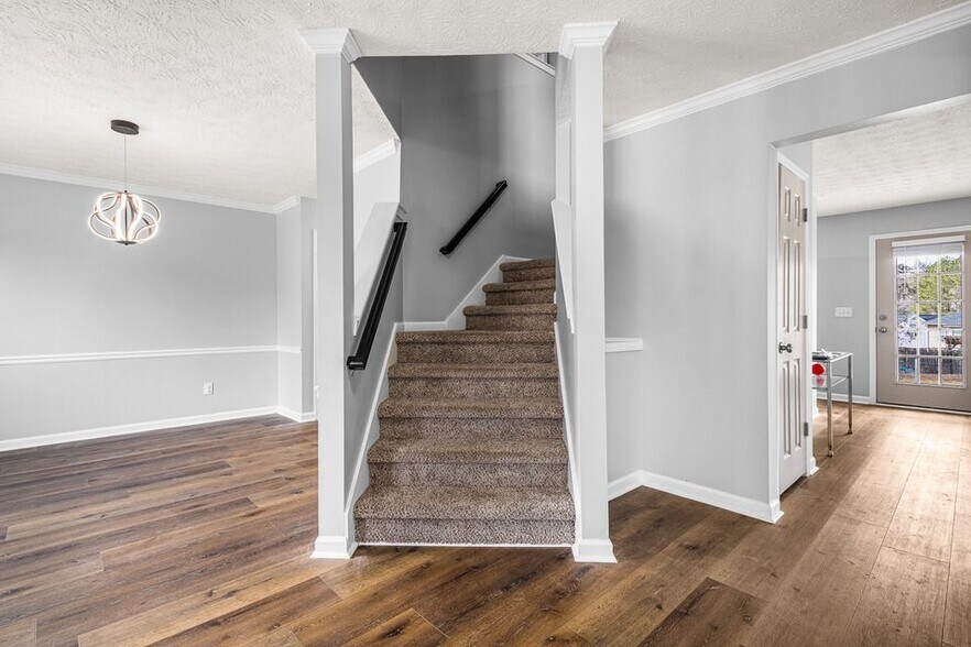 Building Photo - 125 Cinnamon Fern Cir