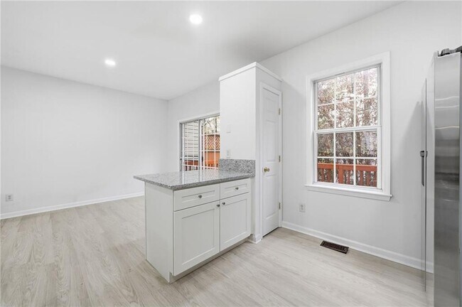 Building Photo - 3349 Lathenview Ct