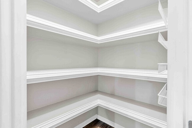 Building Photo - 601 Winfall Dr