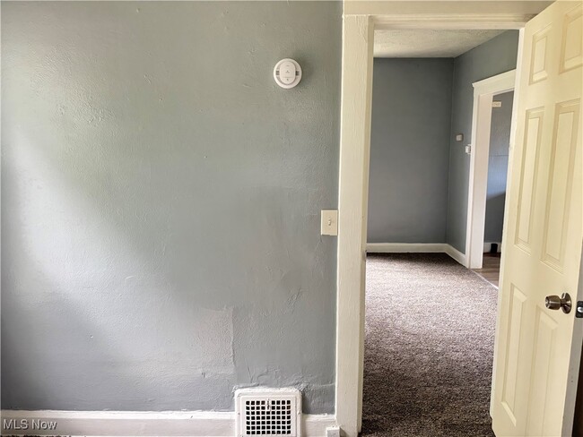 Building Photo - 3392 W 54th St