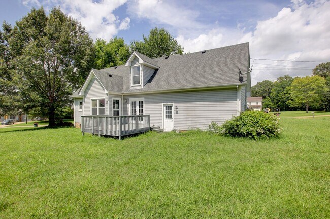 Building Photo - 180 Kings Deer Dr
