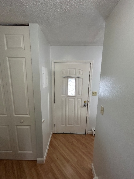 Building Photo - 1512 1st St E