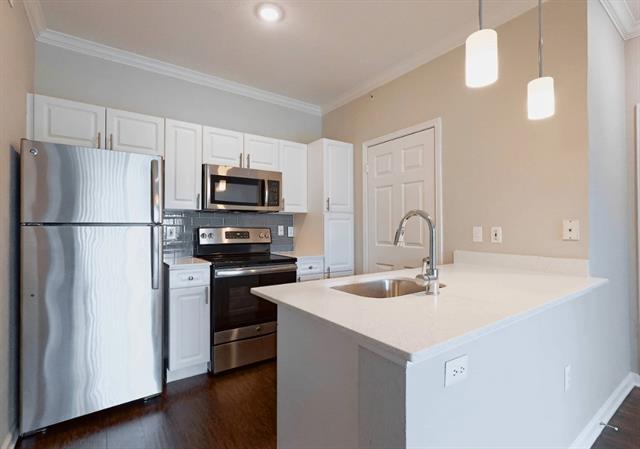 Building Photo - 10505 S I-35 Frontage Rd