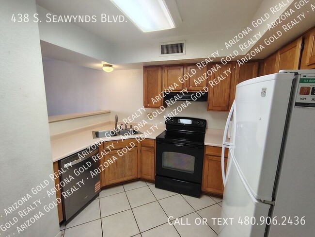 Building Photo - 438 S Seawynds Blvd
