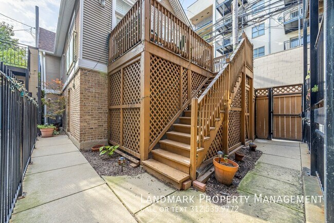 Building Photo - 1546 N Hudson Ave