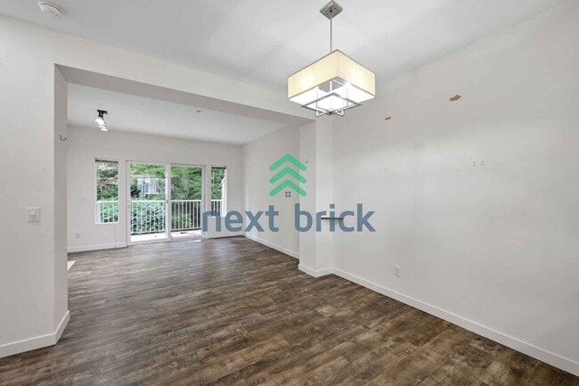 Building Photo - Charming 2-Bedroom Retreat with 2.5 Baths in Bothell's Serene Locale!