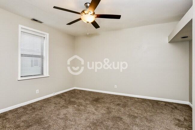 Building Photo - Fantastic 3bd/1.5ba home! Coming soon!
