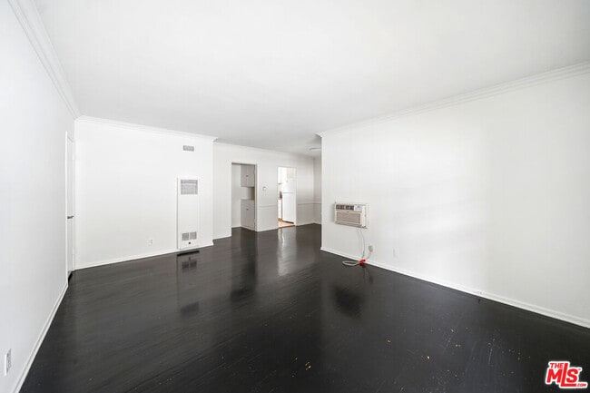 Building Photo - 1051 S Holt Ave