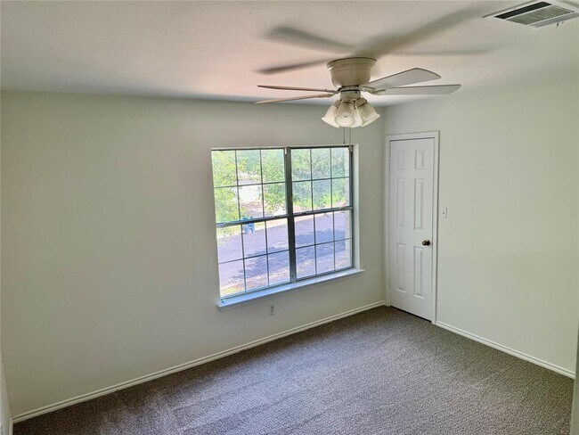 Building Photo - 11210 Kingsgate Dr