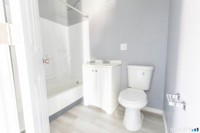 Building Photo - 132 Beaver St