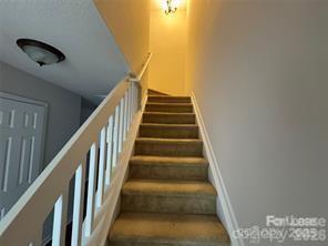Building Photo - 8763 Robinson Forest Dr