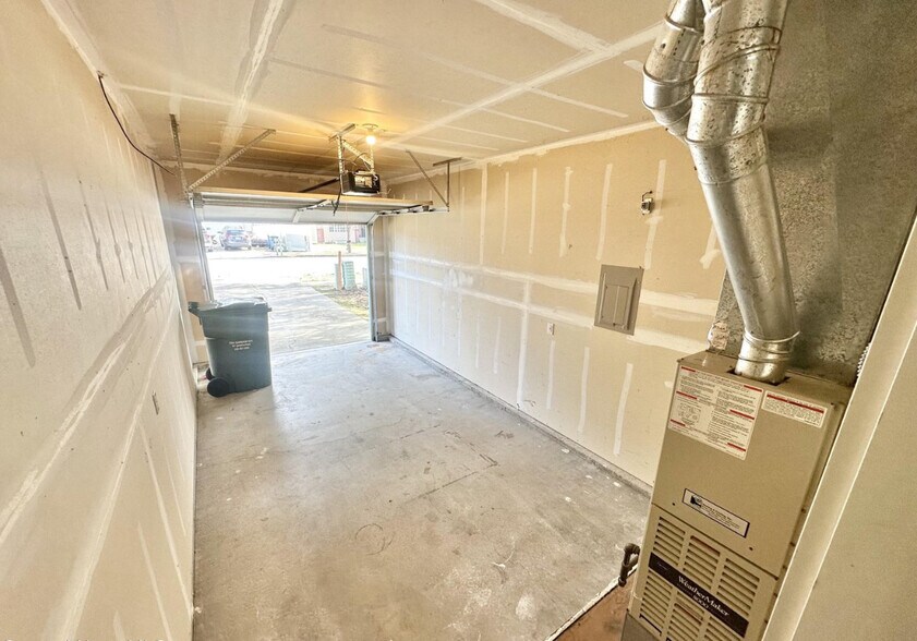 Building Photo - 107 N Caton St