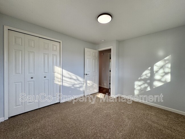 Building Photo - 823 NW 7th Ave