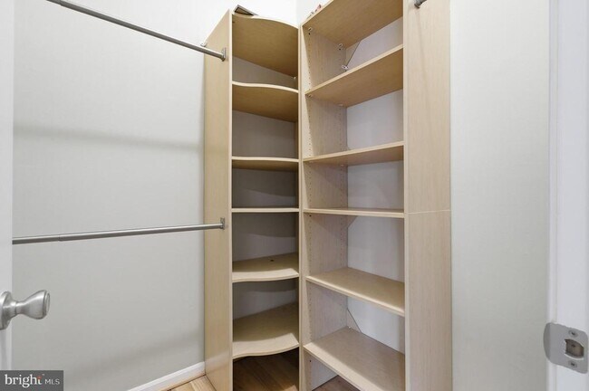 Building Photo - 1514 Long Dr Ct