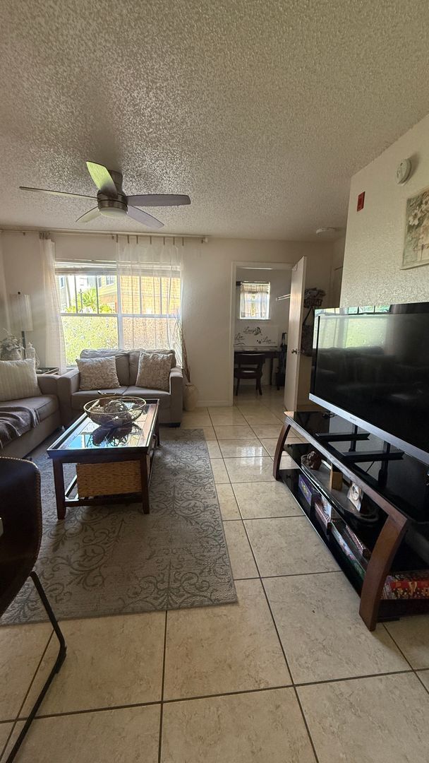 Building Photo - Charming 1bed 1bath Condo in Kissimmee