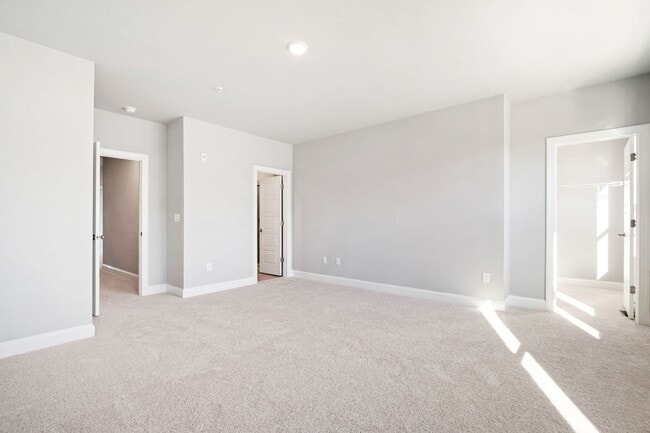 Building Photo - Cozy & Contemporary 3BR Condo in Raven Ridge, Raleigh!