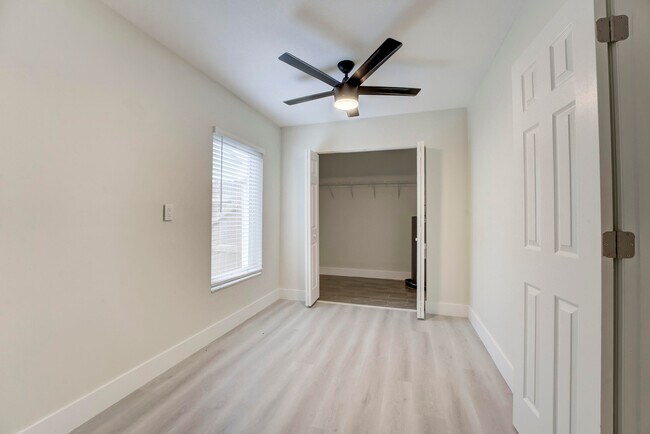Building Photo - 840 Bradley St