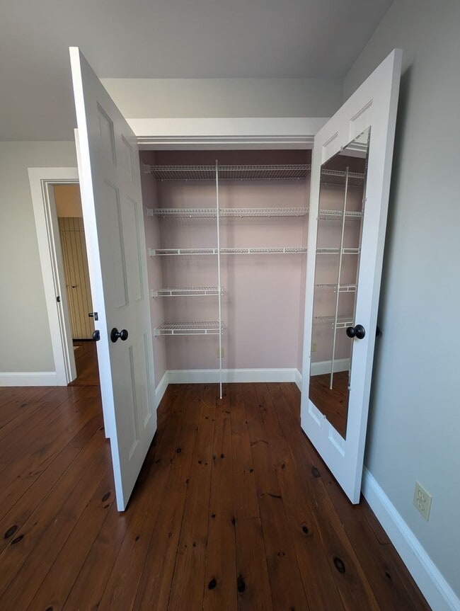 Building Photo - Beautiful 2 Bedroom House