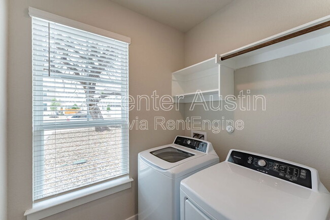 Building Photo - 2246 Rocoso Trl