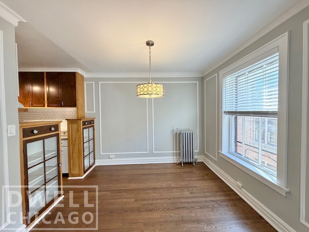 Building Photo - 6226 N Clark St