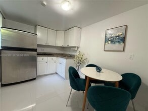 Building Photo - 1131 SW 14th Ave