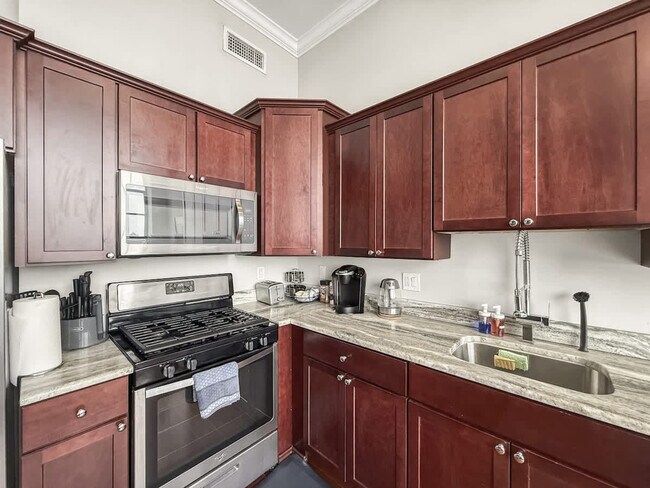 Building Photo - 1421 N 5th St