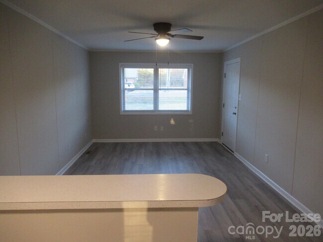 Building Photo - 1771 River Rd