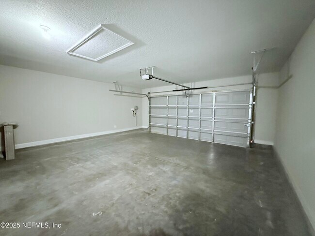 Building Photo - 23 Alagon Wy