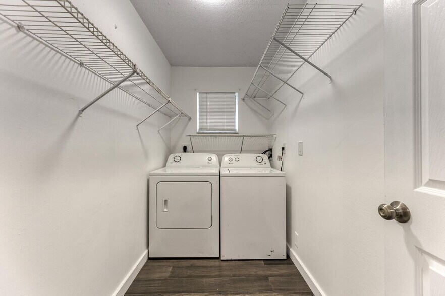 Building Photo - 7971 NW 35th Ct