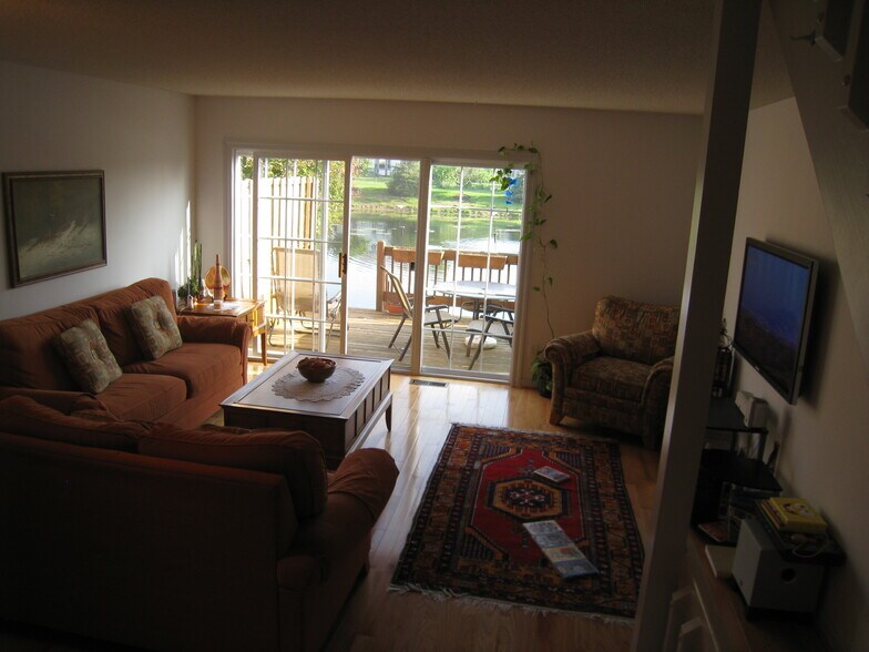 Building Photo - 5472 Baneberry Ave