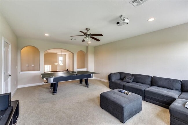 Building Photo - 16404 Aventura Ave
