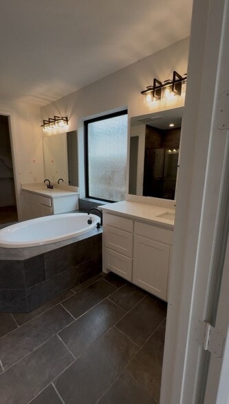 Building Photo - 3300 Little Bluestem Rd