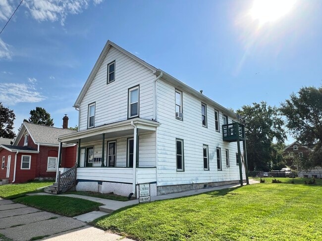 Building Photo - 1008 Rhomberg Ave