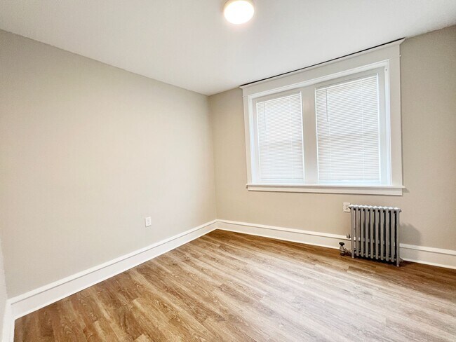 Building Photo - 193-197-197 E Lancaster Ave