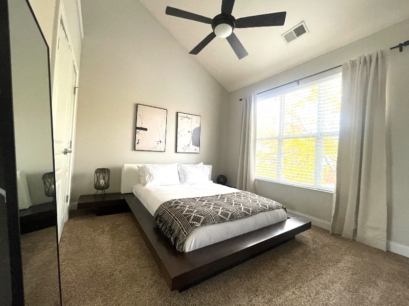 Building Photo - 914 Garden District Dr