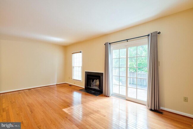 Building Photo - 11633 Pleasant Meadow Dr