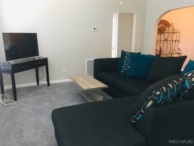 Building Photo - 209 9th Ave N