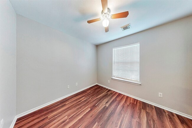 Building Photo - 107 N Camellia Grove Cir